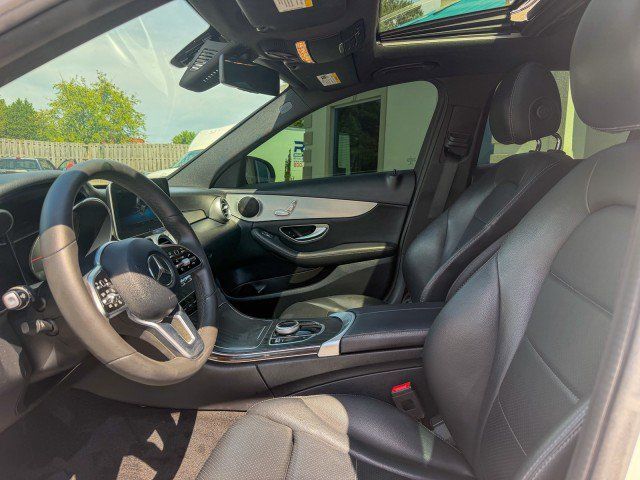 Used 2019 Mercedes-Benz C 300 Sedan image 5