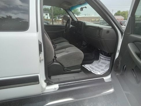 Used 2004 Chevrolet Silverado 2500 4x4 Extended Cab image 3