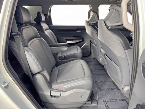 Used 2024 Kia EV9 Light Long Range image 38