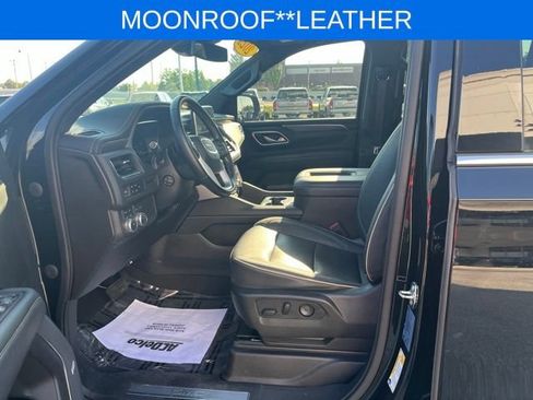 Used 2023 GMC Yukon XL SLT w/ SLT Premium Package AWD/4WD image 16