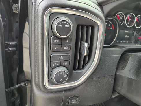 Used 2022 Chevrolet Silverado 1500 LT AWD/4WD image 9