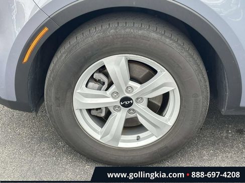 Certified 2023 Kia Sorento LX FWD image 7