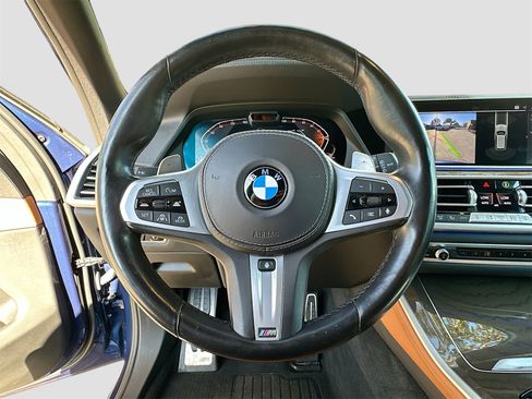 Used 2022 BMW X5 sDrive40i w/ M Sport Package image 11