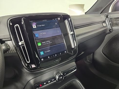 Used 2021 Volvo XC40 P8 Recharge w/ Advanced Package image 23