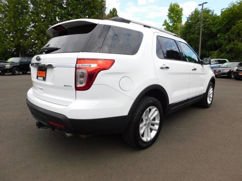 Used 2014 Ford Explorer XLT w/ Equipment Group 201A image 2
