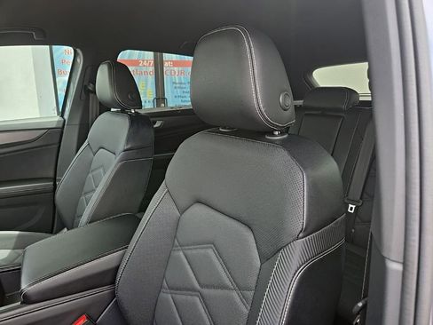 Used 2024 Volkswagen Atlas Cross Sport SE AWD/4WD image 36
