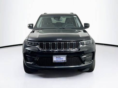 Used 2023 Jeep Grand Cherokee Laredo AWD/4WD image 2