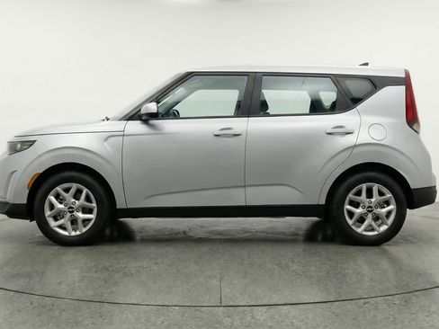 Used 2025 Kia Soul LX w/ LX Technology Package image 5