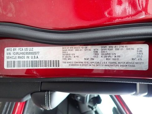 New 2025 Jeep Grand Cherokee Limited w/ Black Appearance Package image 17