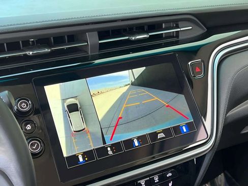 Used 2023 Chevrolet Bolt LT w/ Infotainment Package FWD image 18