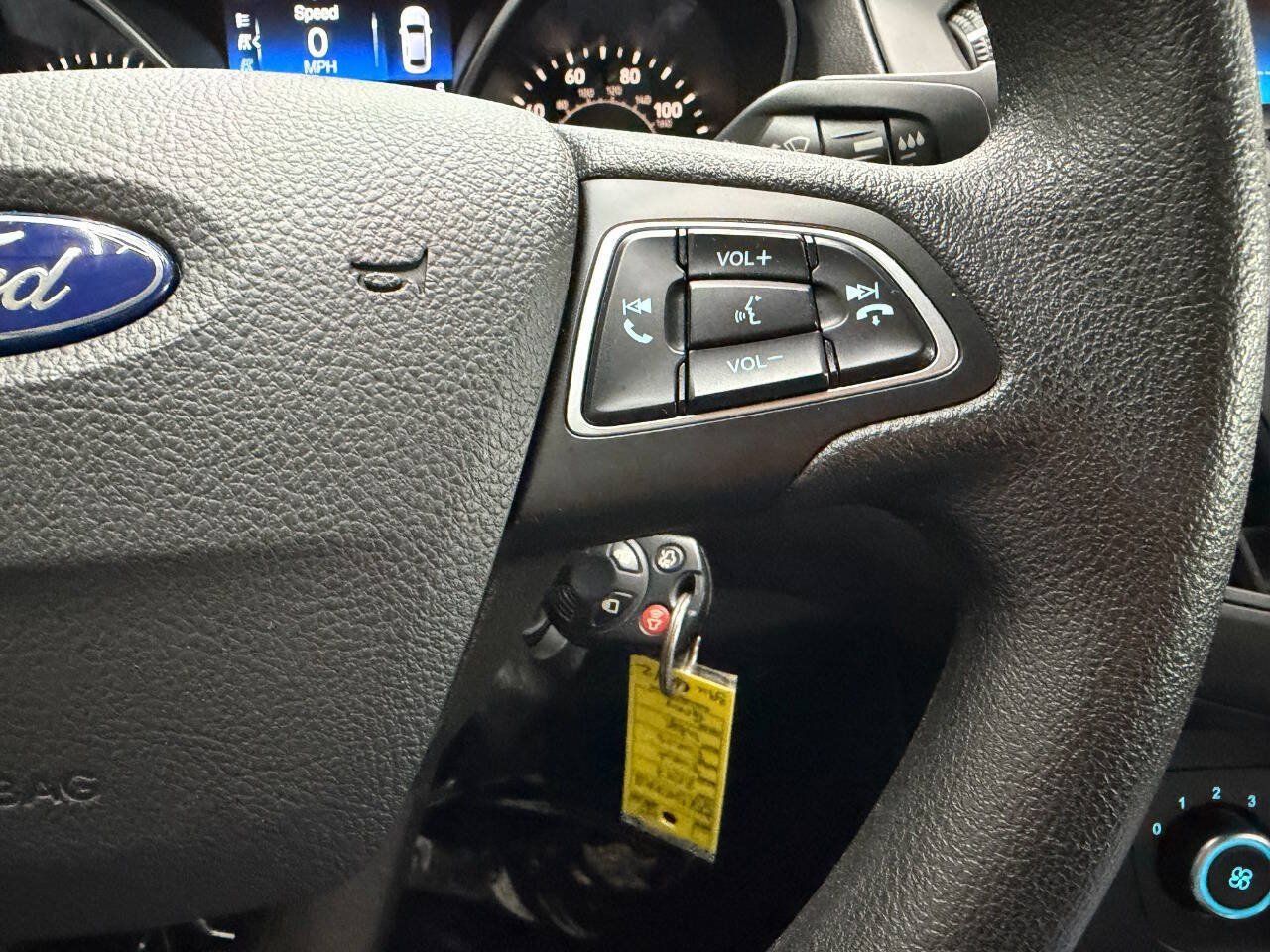 Used 2017 Ford Focus SE FWD image 24