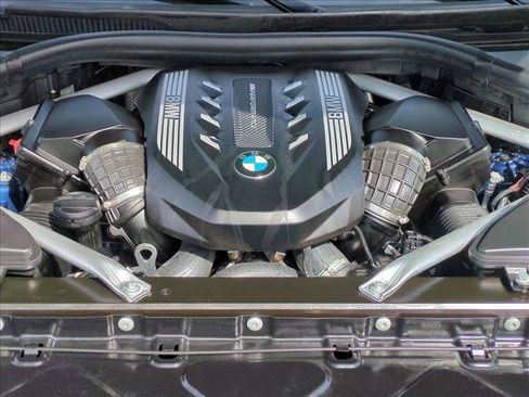 Used 2021 BMW X5 M50i image 24