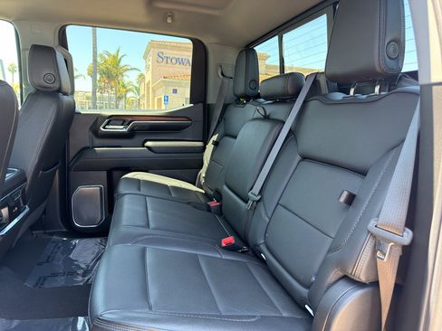 Used 2024 GMC Sierra 1500 Denali AWD/4WD image 9