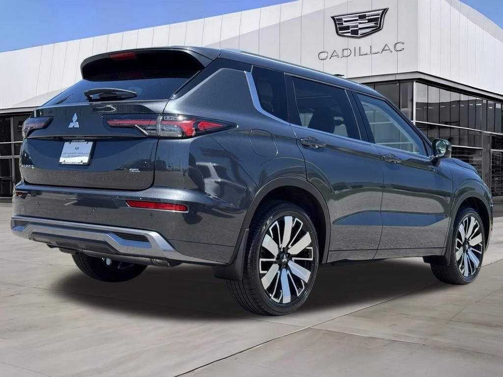 Used 2025 Mitsubishi Outlander SEL FWD image 8