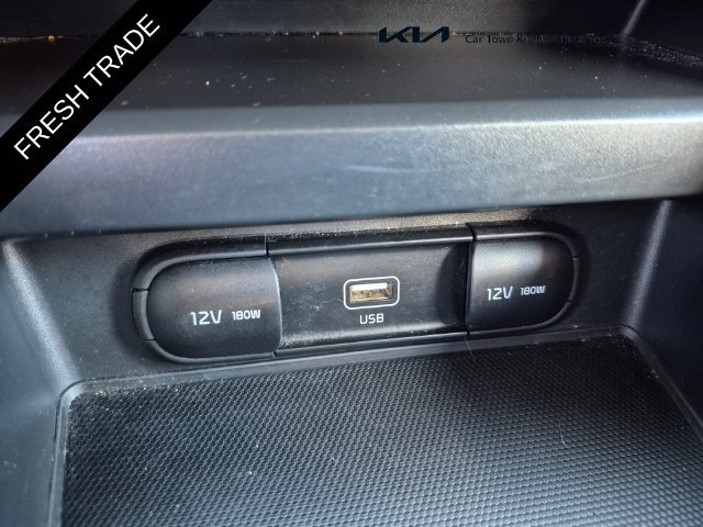 Certified 2022 Kia Soul LX w/ Technology Package FWD image 17