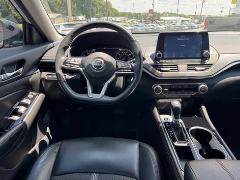 Certified 2024 Nissan Altima 2.5 SR FWD image 12