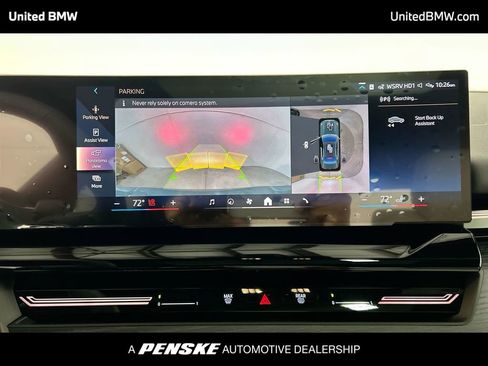 Used 2025 BMW 530i w/ Premium Package image 17