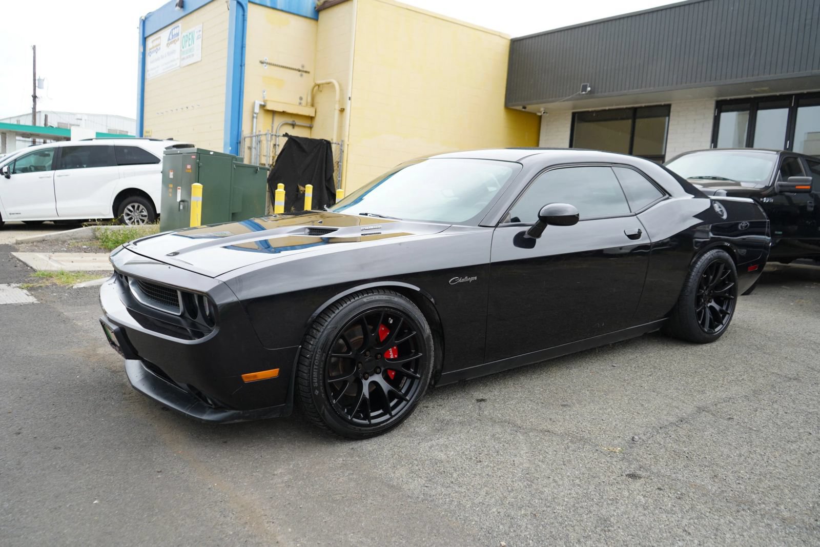 Used 2011 Dodge Challenger R/T RWD image 4