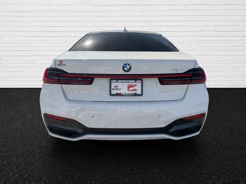 Used 2021 BMW 740i w/ M Sport Package image 5
