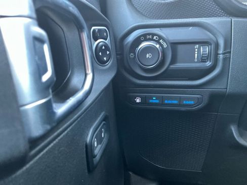 Used 2024 Jeep Wrangler Unlimited Rubicon 4xe image 21