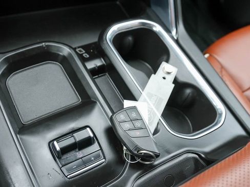 Used 2024 GMC Sierra 3500 Denali Ultimate image 29