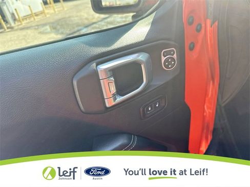 Used 2018 Jeep Wrangler Unlimited Sahara w/ Safety Group image 19