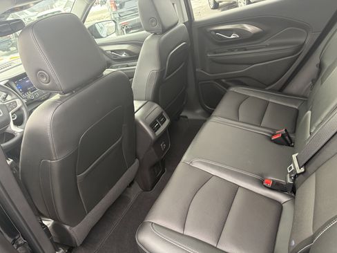 Used 2024 GMC Terrain SLT w/ Elevation Edition image 6