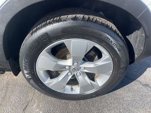 Used 2020 Volvo XC40 T5 Momentum image 28