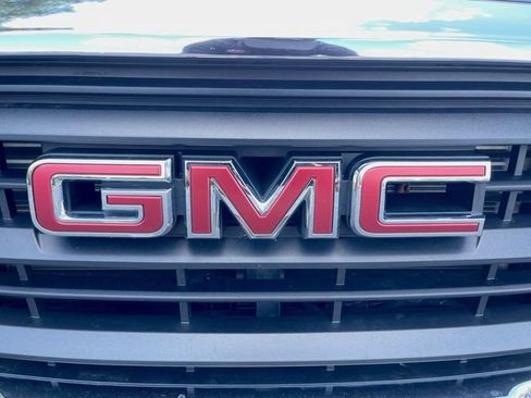 Used 2024 GMC Terrain SLE w/ Driver Convenience Package AWD/4WD image 30