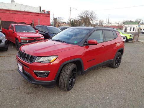Used 2018 Jeep Compass Latitude w/ Popular Equipment Group image 2