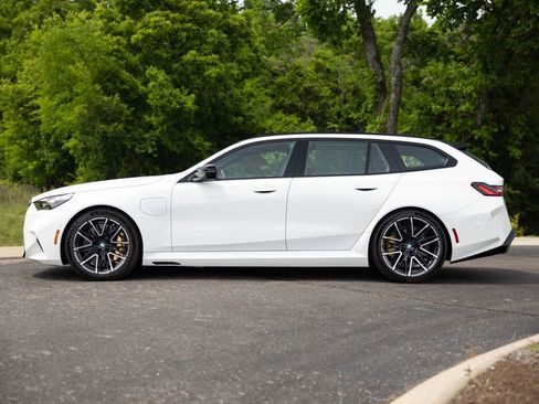 Used 2025 BMW M5 Touring w/ M Driver's Package AWD/4WD image 3