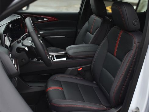 New 2026 Chevrolet Traverse RS image 9