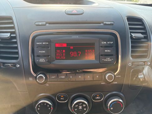 Used 2018 Kia Forte LX FWD image 12