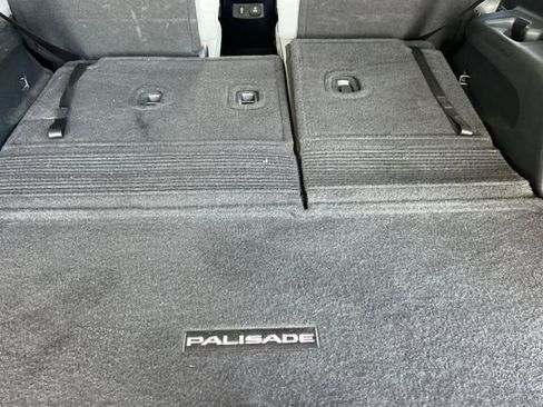 Used 2023 Hyundai Palisade SEL w/ Premium Package FWD image 18