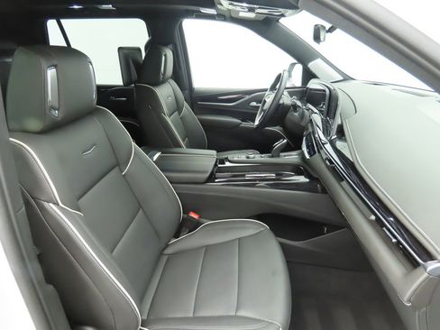 Used 2021 Cadillac Escalade Sport w/ Driver Assist Tech Package image 18