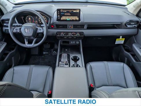 New 2025 Honda Pilot Touring image 21