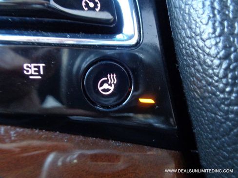 Used 2018 Cadillac Escalade Premium Luxury image 16