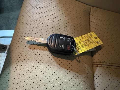 Used 2016 Ford F450 Lariat w/ Chrome Package image 13