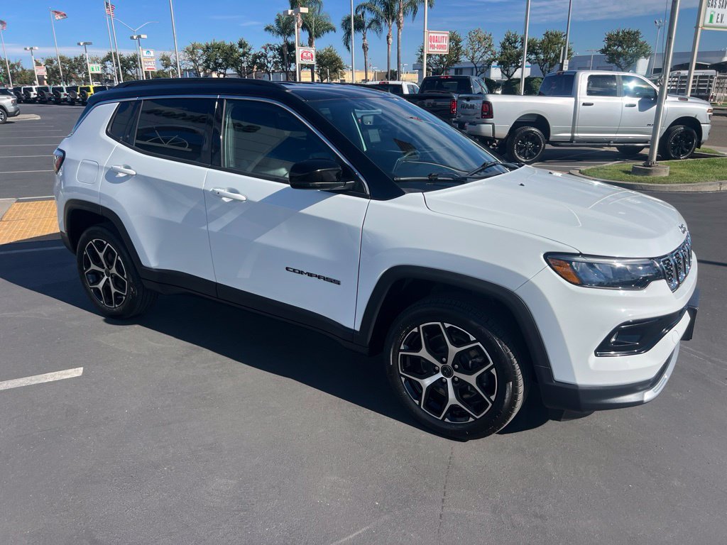 Used 2025 Jeep Compass Limited AWD/4WD image 6