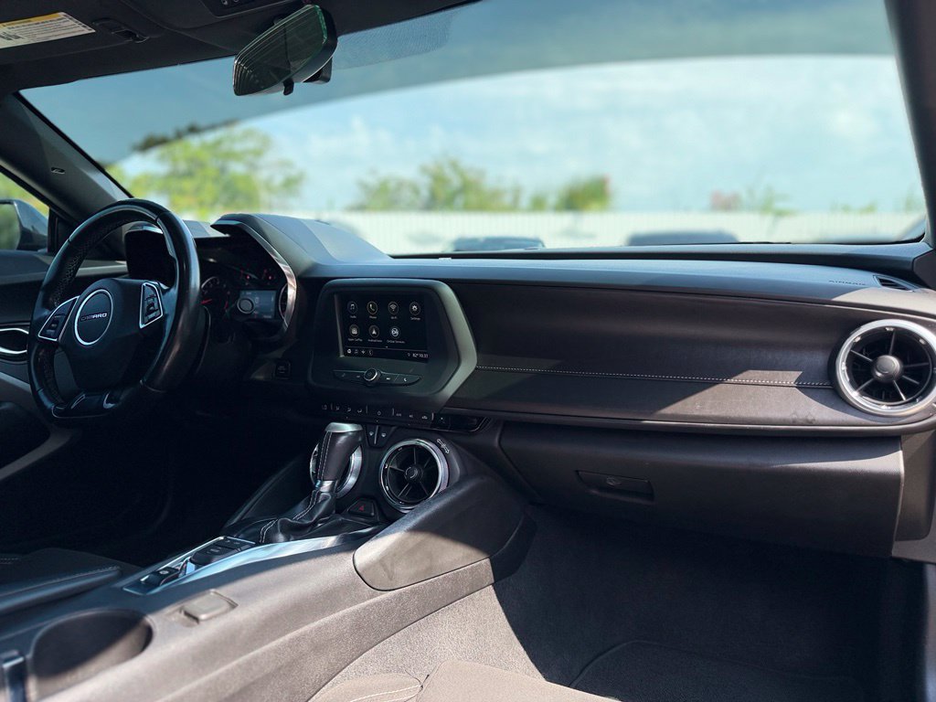 Used 2019 Chevrolet Camaro LT RWD image 10