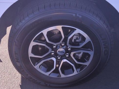 Used 2024 Ford Expedition XLT image 10