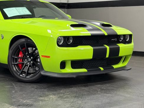 Used 2023 Dodge Challenger SRT Hellcat RWD image 3
