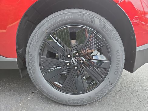 New 2025 Nissan Murano SV image 9