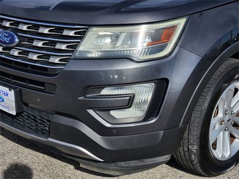 Used 2016 Ford Explorer XLT w/ Equipment Group 202A image 8