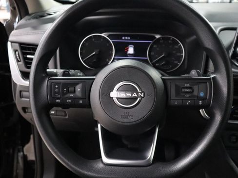 Used 2024 Nissan Rogue SV AWD/4WD image 13