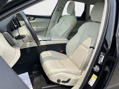 Used 2020 Volvo XC60 T5 Momentum AWD/4WD image 15