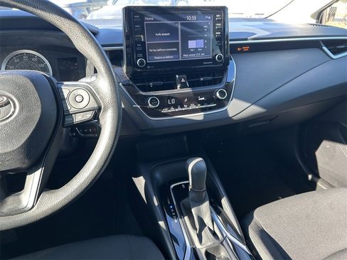 Used 2022 Toyota Corolla LE image 17