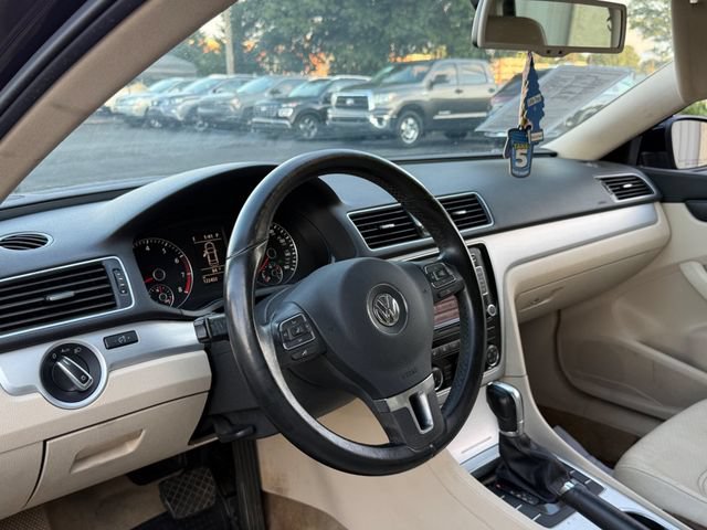 Used 2013 Volkswagen Passat 2.5 SE FWD image 4