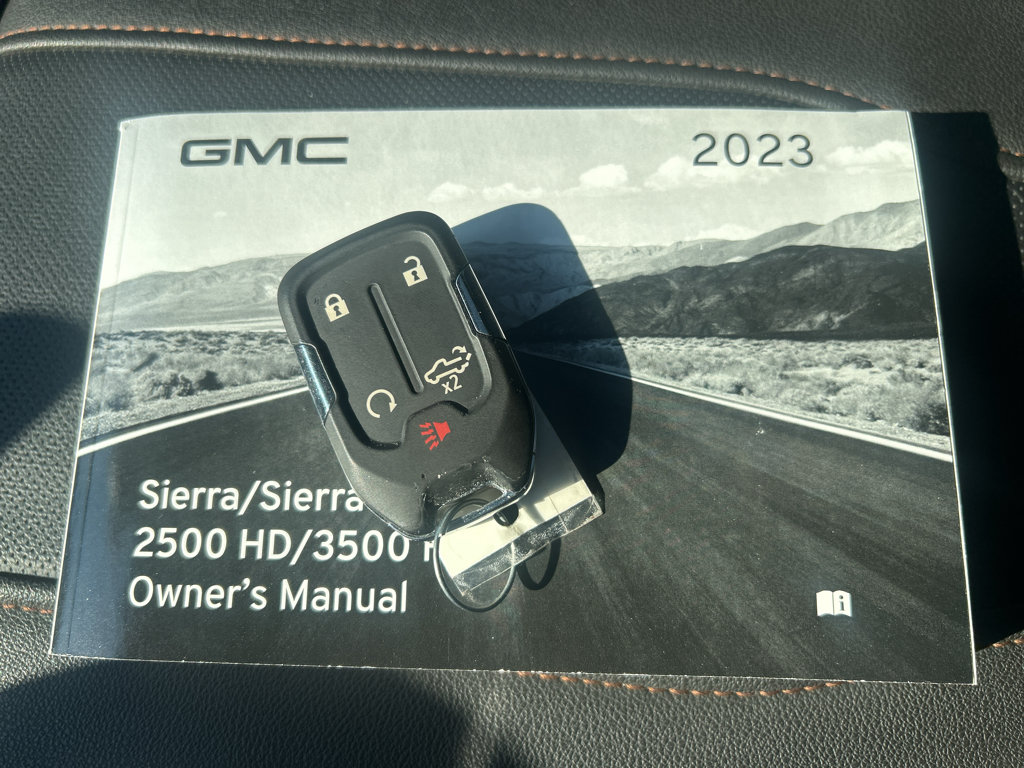 Used 2023 GMC Sierra 2500 AT4 w/ AT4 Premium Plus Package AWD/4WD image 39