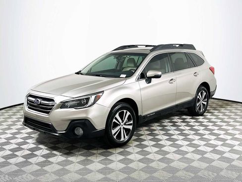 Used 2018 Subaru Outback 3.6R Limited image 3